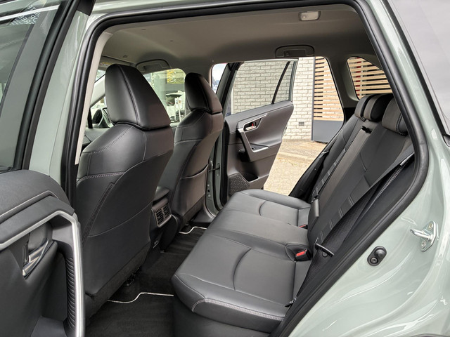 Toyota RAV4 2.5 HYBRID STYLE PARKSENSOREN V+A STOEL STUURVERW LEDER EL-KLEP NAVI APPLE ANDROID KEYLESS