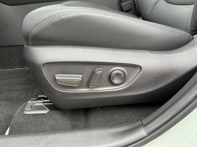 Toyota RAV4 2.5 HYBRID STYLE PARKSENSOREN V+A STOEL STUURVERW LEDER EL-KLEP NAVI APPLE ANDROID KEYLESS