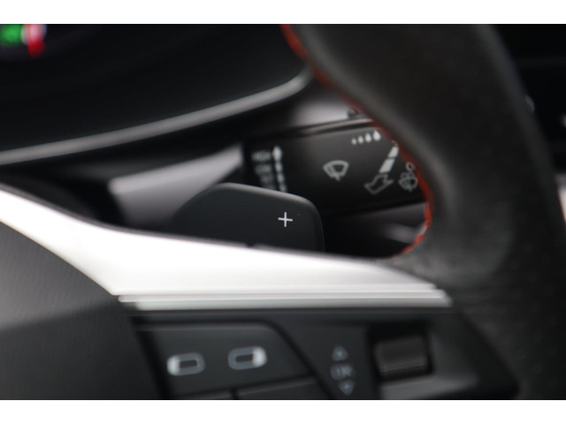 Seat Leon 1.4 TSI eHybrid PHEV FR   Sfeerverl.   Carplay   1e eigenaar   Keyless