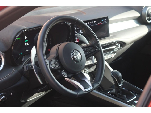 alfa-romeo-tonale-1.3t-phev-280pk-edizione-speciale---navi---app-connect---adaptive-cruise---electrische-achterklep---winter-pakket---20-velgen