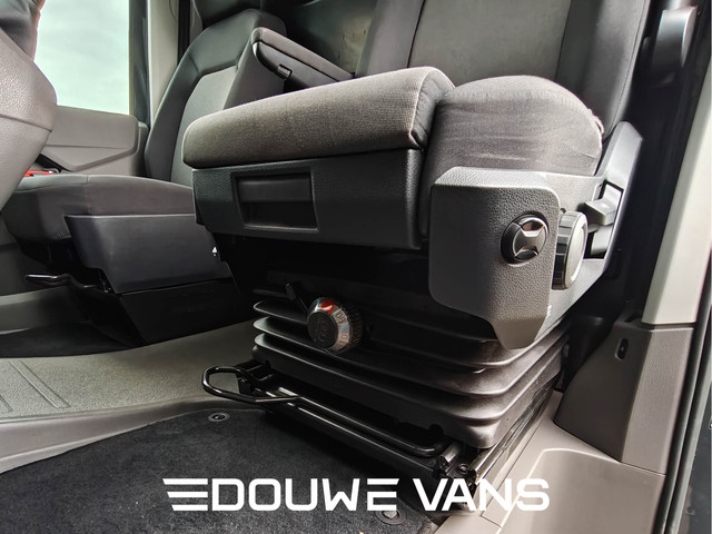 Volkswagen Crafter 2.0TDI Highline Navi Airco Geveerde Stoel Carplay Camera