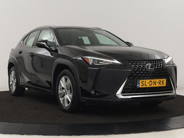 lexus-ux-250h-awd---carplay---adaptive-cruise---alcantara---camera---full-led---navigatie---bluetooth---digital-cockpit