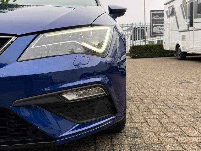 Seat Leon 1.0 TSI FR PANO, APPLE CARPLAY, CAMERA, BEATS, VC, LEDER