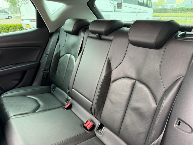 Seat Leon 1.0 TSI FR PANO, APPLE CARPLAY, CAMERA, BEATS, VC, LEDER