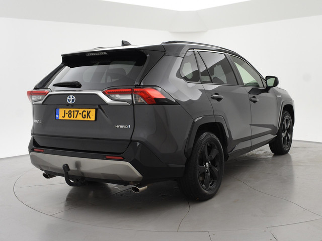 Toyota RAV4 2.5 HYBRID AWD BI-TONE + TREKHAAK | CARPLAY | CAMERA | STUUR STOELVERWARMING