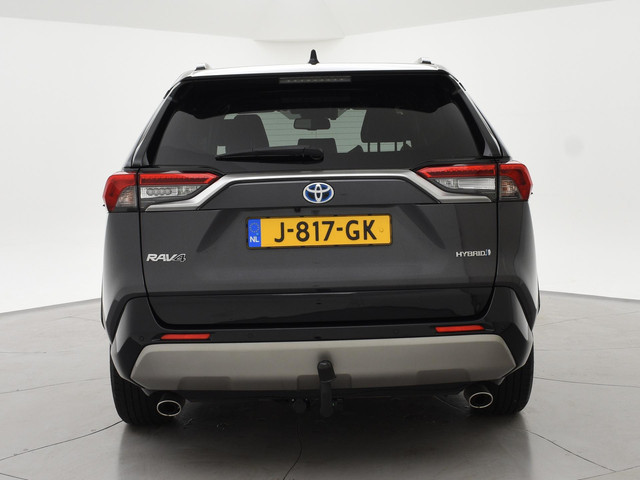 Toyota RAV4 2.5 HYBRID AWD BI-TONE + TREKHAAK | CARPLAY | CAMERA | STUUR STOELVERWARMING