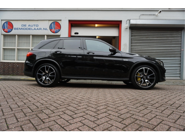 Mercedes-Benz GLC AMG 43 4MATIC Aut9 | NL AUTO | Burmester | Black on Black | Trekhaak (wegklapbaar) | 21inch | Diamond grille | Treeplanken |