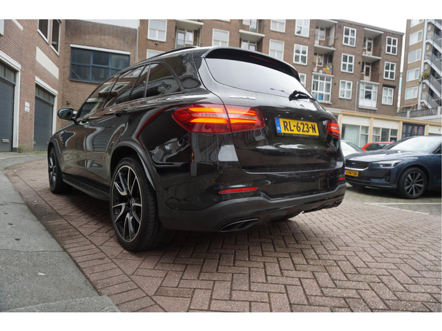 Mercedes-Benz GLC AMG 43 4MATIC Aut9 | NL AUTO | Burmester | Black on Black | Trekhaak (wegklapbaar) | 21inch | Diamond grille | Treeplanken |