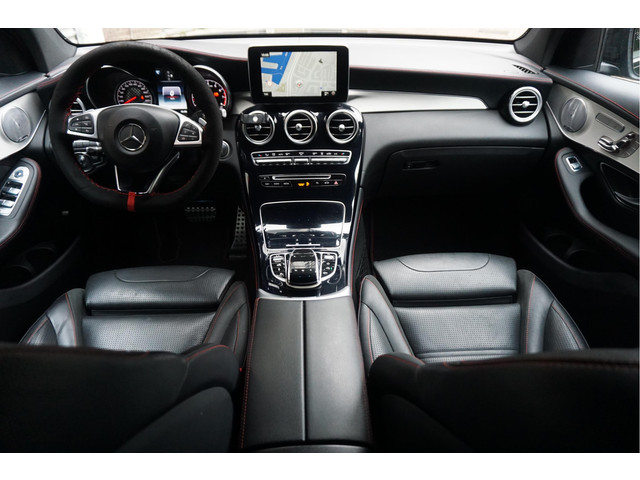 Mercedes-Benz GLC AMG 43 4MATIC Aut9 | NL AUTO | Burmester | Black on Black | Trekhaak (wegklapbaar) | 21inch | Diamond grille | Treeplanken |