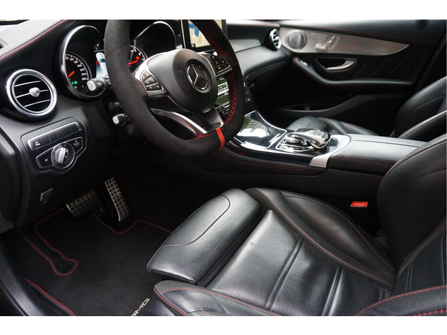 Mercedes-Benz GLC AMG 43 4MATIC Aut9 | NL AUTO | Burmester | Black on Black | Trekhaak (wegklapbaar) | 21inch | Diamond grille | Treeplanken |