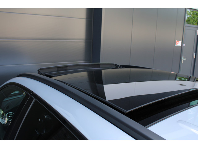 Mercedes-Benz GLC 200 4MATIC Business Solution AMG | PANO | NIGHT PAKKET | ELEK TREKHAAK | SFEERVERLICHTING | CAMERA ACHTER | DODE HOEK |