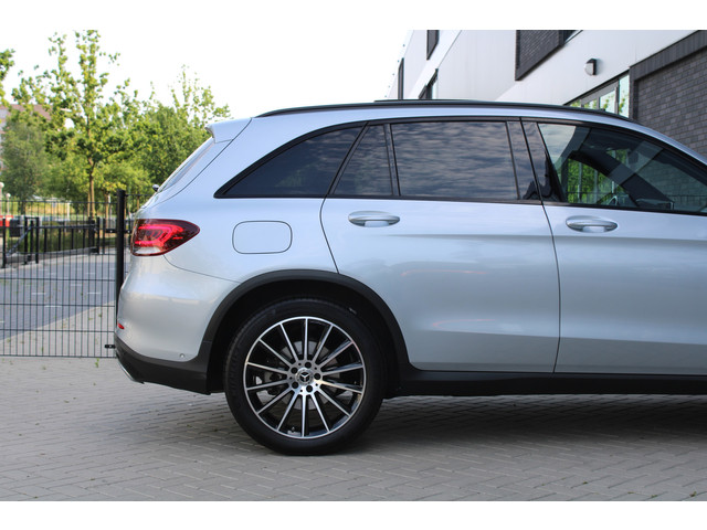 Mercedes-Benz GLC 200 4MATIC Business Solution AMG | PANO | NIGHT PAKKET | ELEK TREKHAAK | SFEERVERLICHTING | CAMERA ACHTER | DODE HOEK |