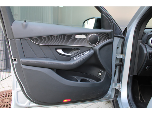 Mercedes-Benz GLC 200 4MATIC Business Solution AMG | PANO | NIGHT PAKKET | ELEK TREKHAAK | SFEERVERLICHTING | CAMERA ACHTER | DODE HOEK |