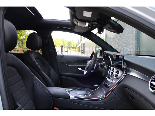 Mercedes-Benz GLC 200 4MATIC Business Solution AMG | PANO | NIGHT PAKKET | ELEK TREKHAAK | SFEERVERLICHTING | CAMERA ACHTER | DODE HOEK |