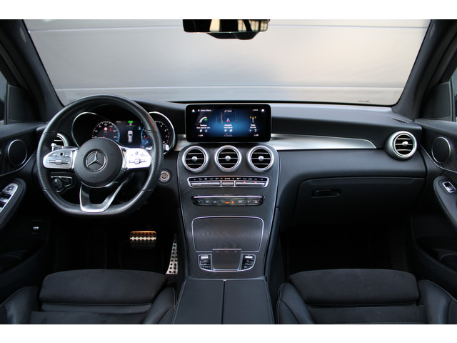 Mercedes-Benz GLC 200 4MATIC Business Solution AMG | PANO | NIGHT PAKKET | ELEK TREKHAAK | SFEERVERLICHTING | CAMERA ACHTER | DODE HOEK |