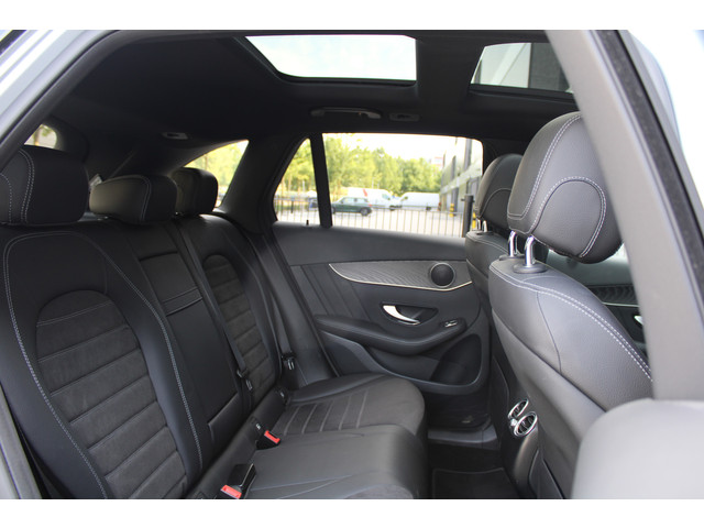 Mercedes-Benz GLC 200 4MATIC Business Solution AMG | PANO | NIGHT PAKKET | ELEK TREKHAAK | SFEERVERLICHTING | CAMERA ACHTER | DODE HOEK |