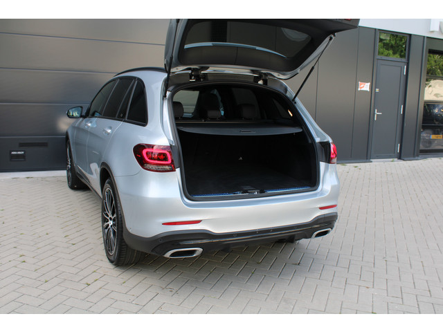Mercedes-Benz GLC 200 4MATIC Business Solution AMG | PANO | NIGHT PAKKET | ELEK TREKHAAK | SFEERVERLICHTING | CAMERA ACHTER | DODE HOEK |