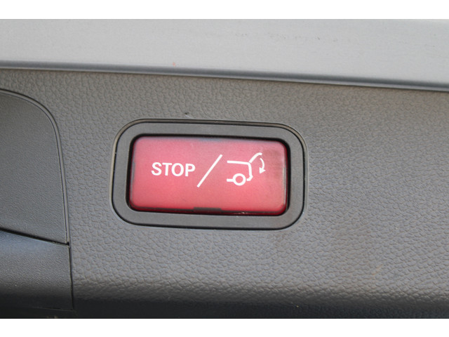 Mercedes-Benz GLC 200 4MATIC Business Solution AMG | PANO | NIGHT PAKKET | ELEK TREKHAAK | SFEERVERLICHTING | CAMERA ACHTER | DODE HOEK |