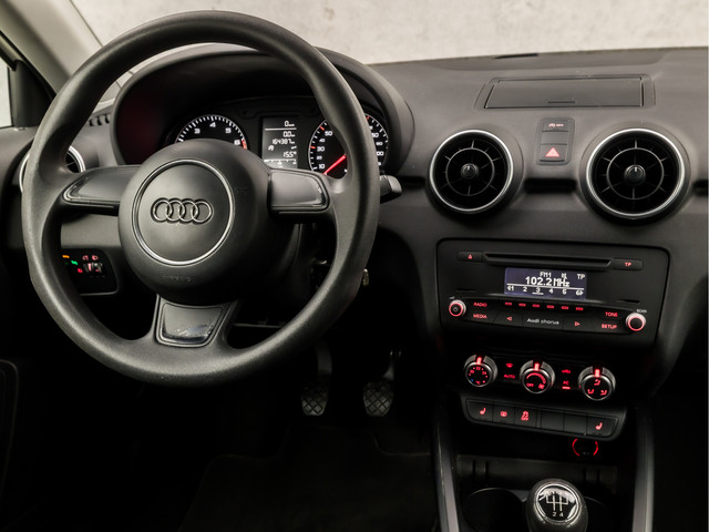 Audi A1 1.2 TFSI Sport (STOELVERWARMING, CLIMATE, LM VELGEN, SPORTSTOELEN, PARKEERSENSOREN, NIEUWE APK, NIEUWSTAAT)