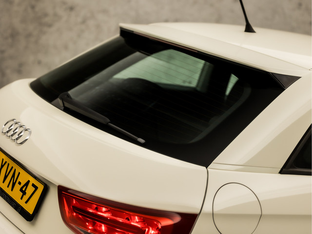 Audi A1 1.2 TFSI Sport (STOELVERWARMING, CLIMATE, LM VELGEN, SPORTSTOELEN, PARKEERSENSOREN, NIEUWE APK, NIEUWSTAAT)