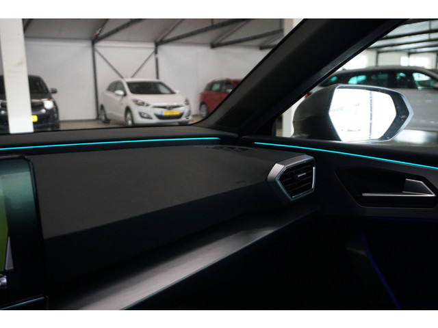 Seat Leon Sportstourer 1.5 eTSI FR FULL LED | STOEL STUURVERW. | CAMERA | ACC | KEYLESS |
