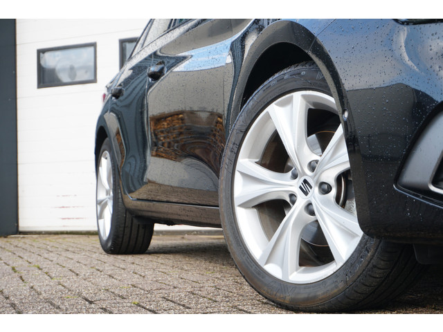 Seat Leon Sportstourer 1.5 eTSI FR FULL LED | STOEL STUURVERW. | CAMERA | ACC | KEYLESS |