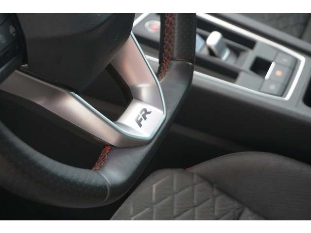 Seat Leon Sportstourer 1.5 eTSI FR FULL LED | STOEL STUURVERW. | CAMERA | ACC | KEYLESS |