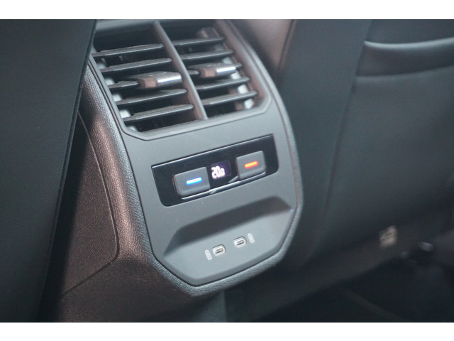 Seat Leon Sportstourer 1.5 eTSI FR FULL LED | STOEL STUURVERW. | CAMERA | ACC | KEYLESS |