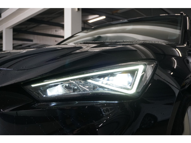 Seat Leon Sportstourer 1.5 eTSI FR FULL LED | STOEL STUURVERW. | CAMERA | ACC | KEYLESS |