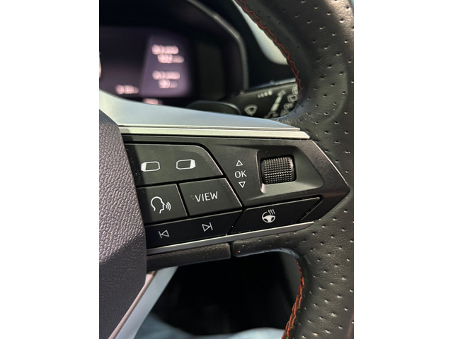 Seat Leon Sportstourer 1.5 eTSI FR Business Intense Navi | Clima | Camera | Trekhaak