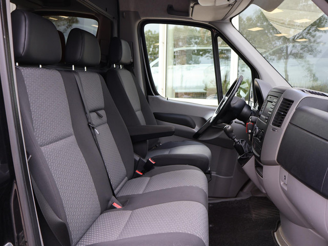 Volkswagen Crafter 32 2.0 TDI 136 PK L2H2 + TREKHAAK | AIRCO | CRUISE | PARKEERSENSOREN V+A | 3-ZITS