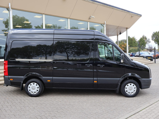 Volkswagen Crafter 32 2.0 TDI 136 PK L2H2 + TREKHAAK | AIRCO | CRUISE | PARKEERSENSOREN V+A | 3-ZITS