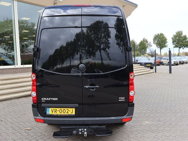 Volkswagen Crafter 32 2.0 TDI 136 PK L2H2 + TREKHAAK | AIRCO | CRUISE | PARKEERSENSOREN V+A | 3-ZITS