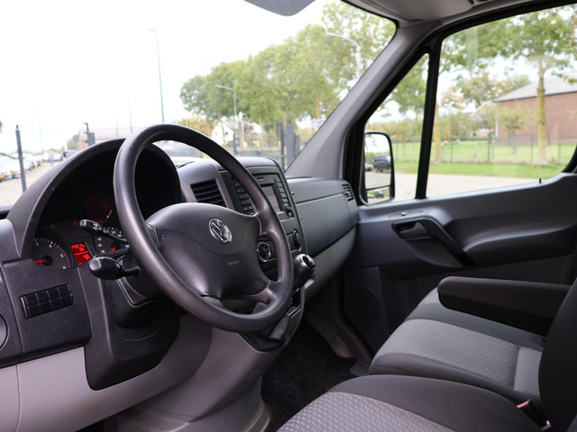 Volkswagen Crafter 32 2.0 TDI 136 PK L2H2 + TREKHAAK | AIRCO | CRUISE | PARKEERSENSOREN V+A | 3-ZITS