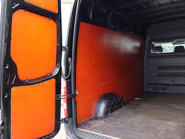 Volkswagen Crafter 32 2.0 TDI 136 PK L2H2 + TREKHAAK | AIRCO | CRUISE | PARKEERSENSOREN V+A | 3-ZITS