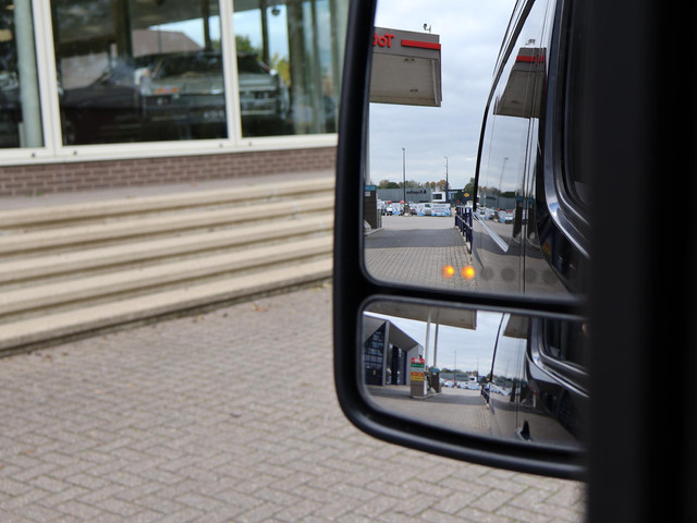 Volkswagen Crafter 32 2.0 TDI 136 PK L2H2 + TREKHAAK | AIRCO | CRUISE | PARKEERSENSOREN V+A | 3-ZITS