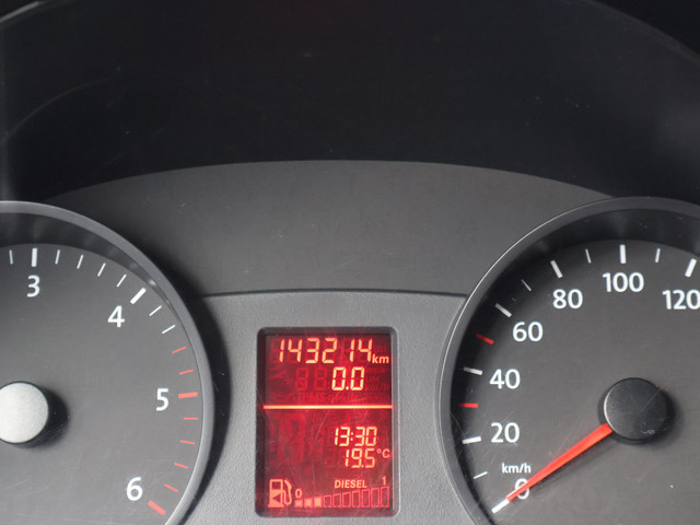 Volkswagen Crafter 32 2.0 TDI 136 PK L2H2 + TREKHAAK | AIRCO | CRUISE | PARKEERSENSOREN V+A | 3-ZITS