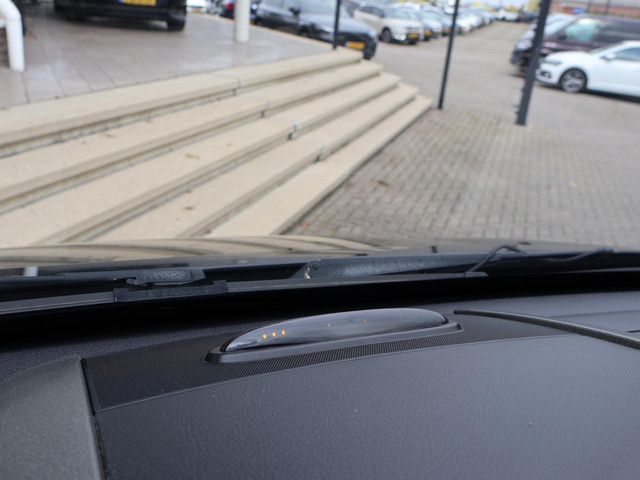Volkswagen Crafter 32 2.0 TDI 136 PK L2H2 + TREKHAAK | AIRCO | CRUISE | PARKEERSENSOREN V+A | 3-ZITS