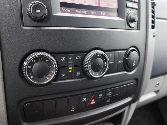 Volkswagen Crafter 32 2.0 TDI 136 PK L2H2 + TREKHAAK | AIRCO | CRUISE | PARKEERSENSOREN V+A | 3-ZITS