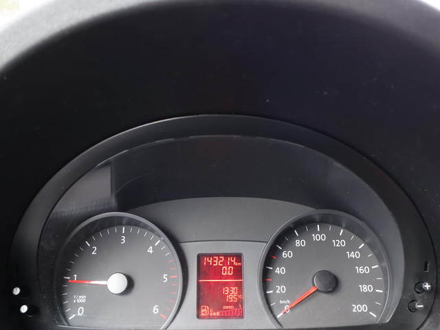 Volkswagen Crafter 32 2.0 TDI 136 PK L2H2 + TREKHAAK | AIRCO | CRUISE | PARKEERSENSOREN V+A | 3-ZITS