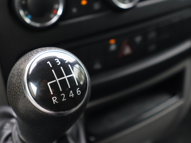 Volkswagen Crafter 32 2.0 TDI 136 PK L2H2 + TREKHAAK | AIRCO | CRUISE | PARKEERSENSOREN V+A | 3-ZITS