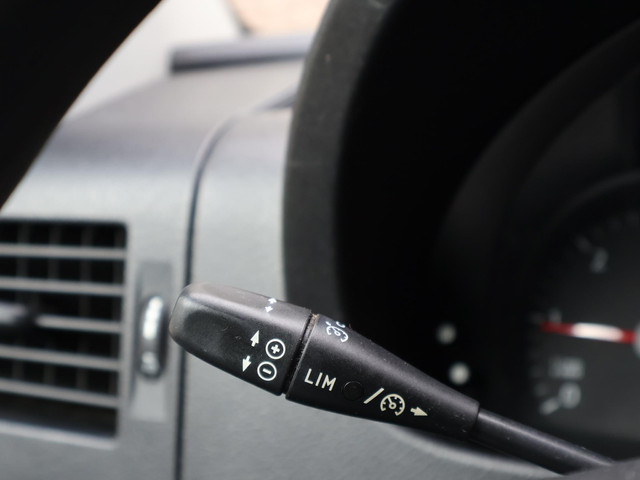 Volkswagen Crafter 32 2.0 TDI 136 PK L2H2 + TREKHAAK | AIRCO | CRUISE | PARKEERSENSOREN V+A | 3-ZITS