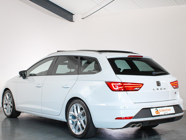 Seat Leon 2.0 TSI FR, 190PK, Panoramadak, Virtual Cockpit, Keyless, LED, Apple Carplay Android Auto