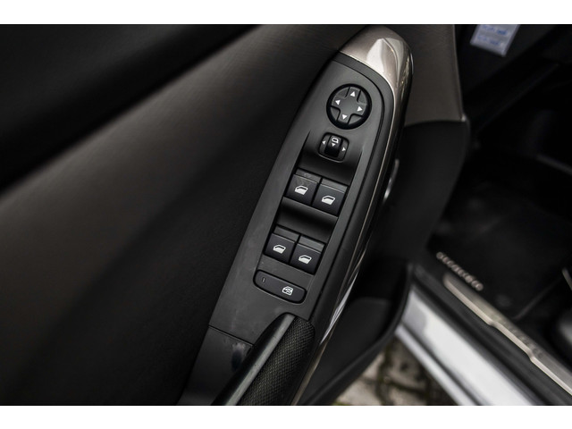 Citroen Grand C4 Spacetourer 1.2 PureTech Shine 7p. | Camera | Trekhaak | Carplay