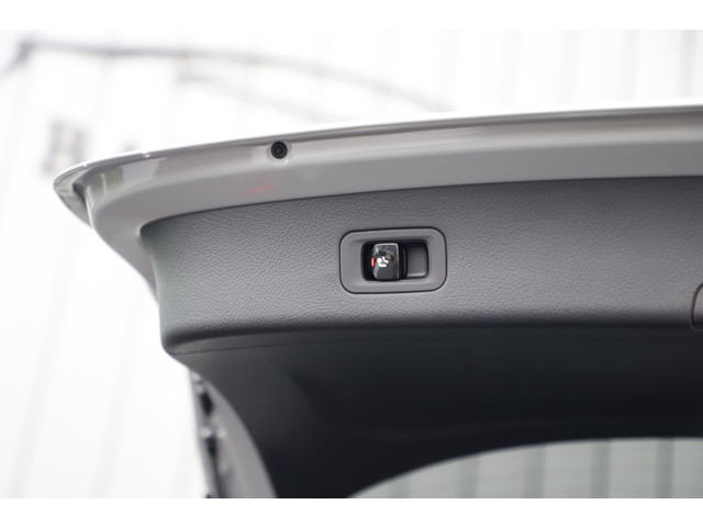 Mercedes-Benz GLC 300e AMG 4-Matic | 313PK | Pano | Sfeerverlichting | Distronic | Memory | Stuurwielverw. | Standkachel | Trekhaak | 2025.