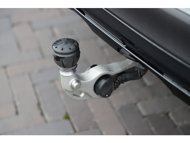 Mercedes-Benz GLC 300e AMG 4-Matic | 313PK | Pano | Sfeerverlichting | Distronic | Memory | Stuurwielverw. | Standkachel | Trekhaak | 2025.