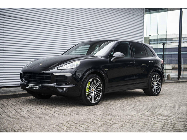 porsche-cayenne-3.0-s-e-hybrid---panodak---luchtvering---trekhaak---bose---sport-chrono---21-inch---nl-auto--