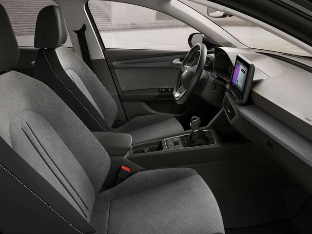 Seat Leon Sportstourer Style 1.5 TSI 85 kW   115 PK Stationwagen 6 versn.