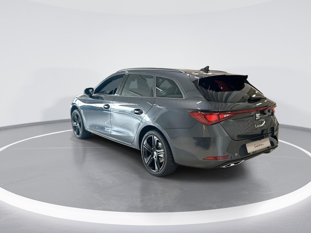 Seat Leon Sportstourer 1.5 TSI e-Hybrid FR Business 204 PK l Black Pack l Wegklapbare Trekhaak l Safe & Driving Pack