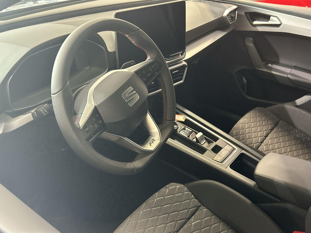 Seat Leon Sportstourer 1.5 TSI e-Hybrid FR Business 204 PK l Black Pack l Wegklapbare Trekhaak l Safe & Driving Pack
